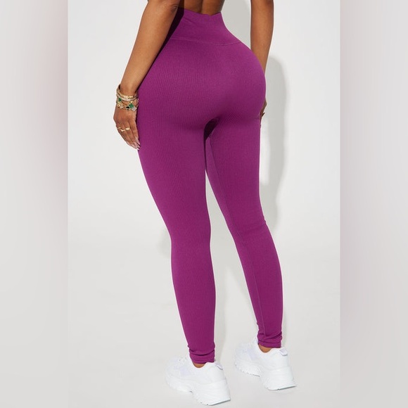 💟NWOT High-Waisted Ribbed Seamless Leggings Sz L/XL💟 - Picture 3 of 3